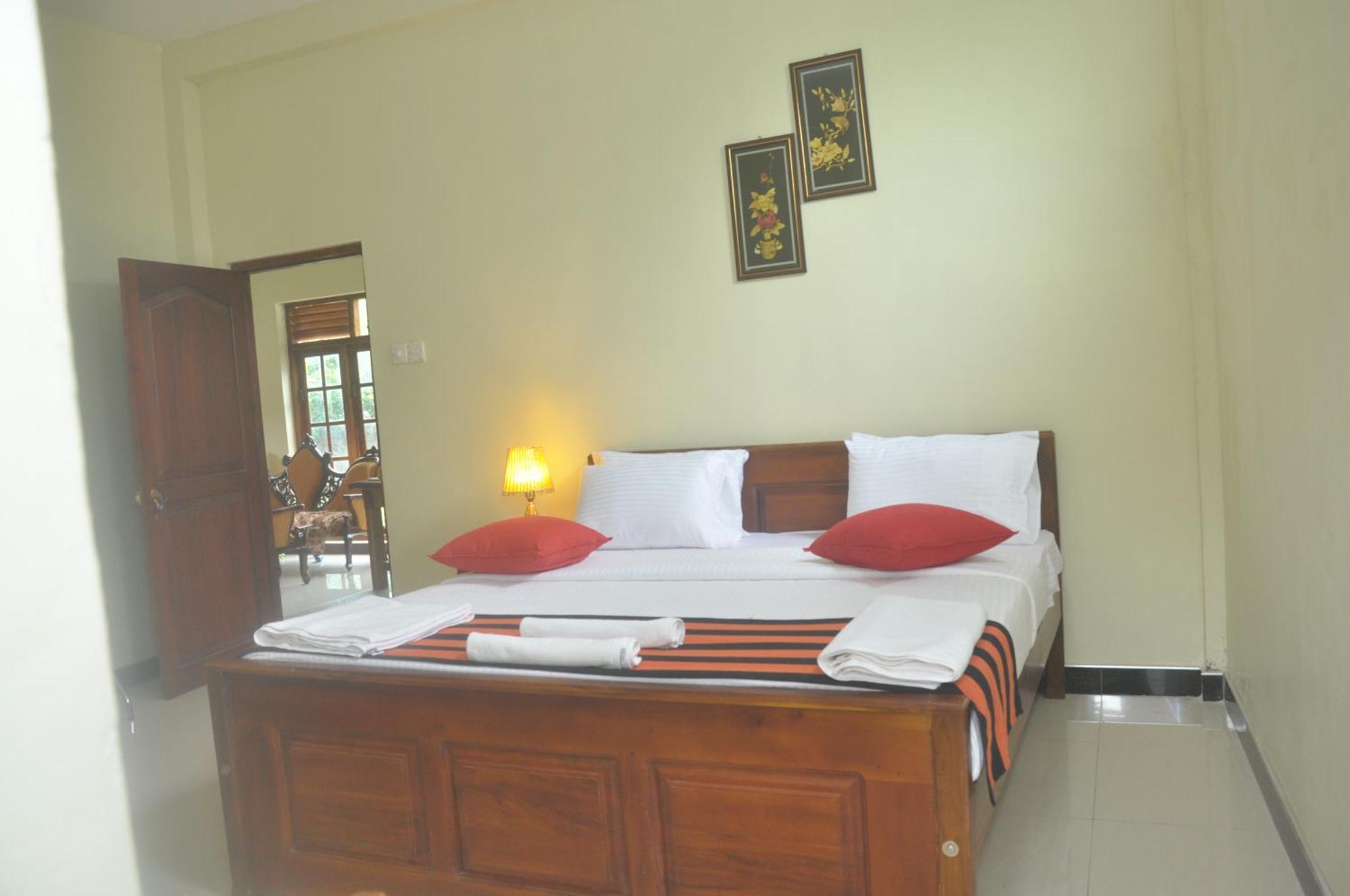 The Max Villa Negombo Luaran gambar